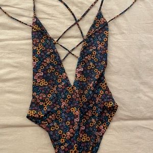 Skatie Flower one piece with ties